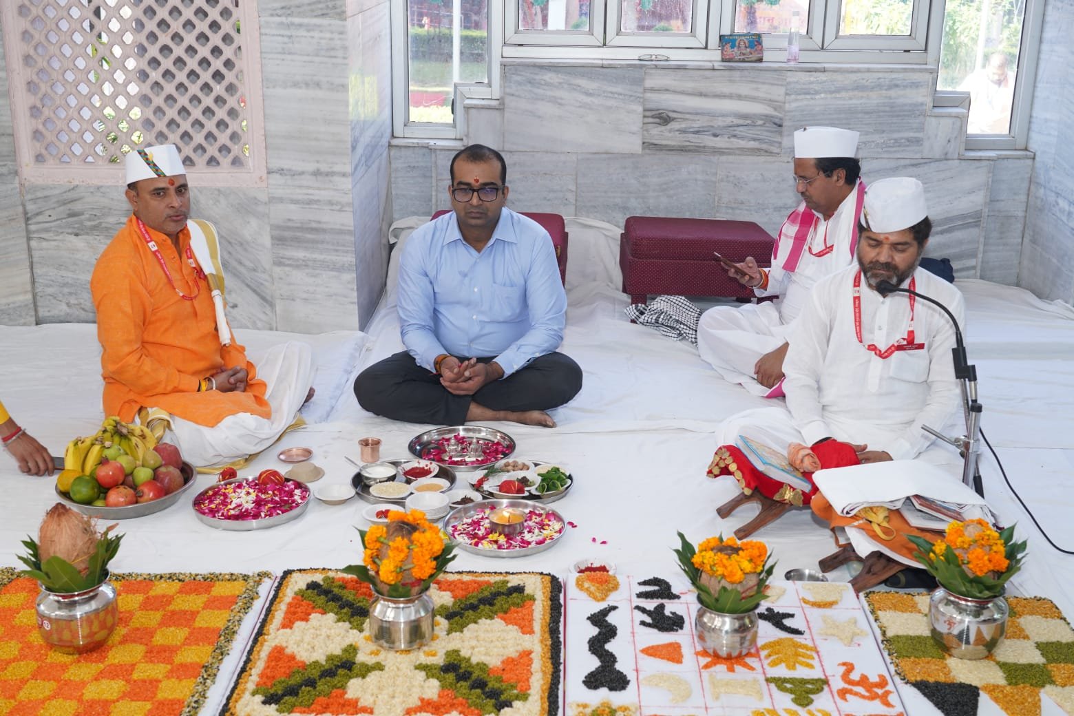 Navratri की शुरुआत: Yash Garg ने Mata Mansa Devi में की पूजा!