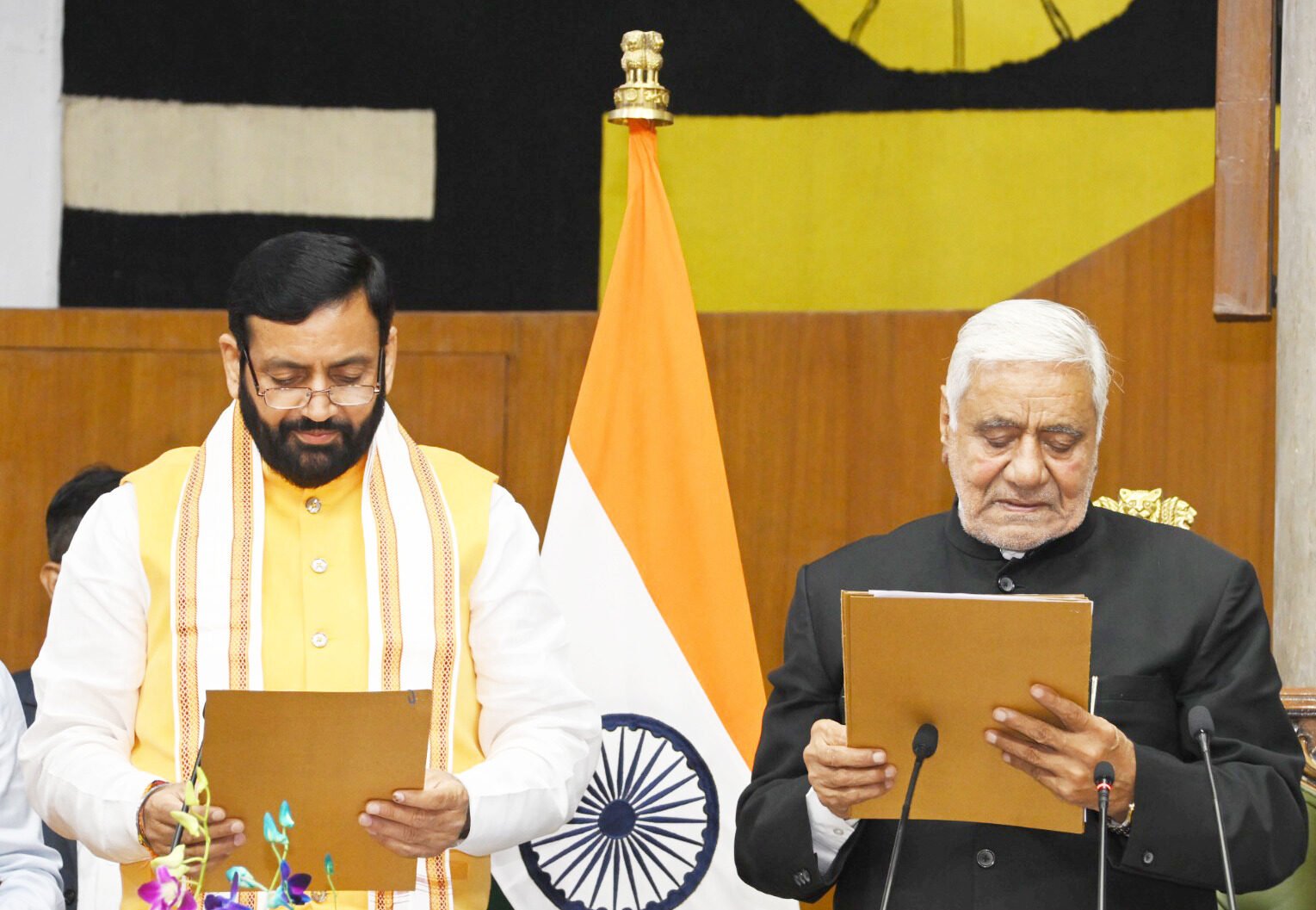 डॉ. रघुबीर सिंह कादियान बने प्रोटेम स्पीकर, विधायकों ने ली शपथ