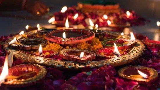 दीपावली की सही तारीख में Confusion, आखिर कब है दीपावली ?