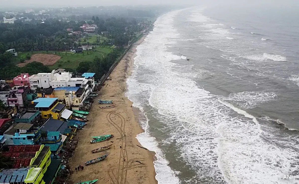 चेन्नई में चक्रवात ‘फेंगल’ का खौफ, इंडिगो एयरलाइंस ने की उड़ानें रद्द….