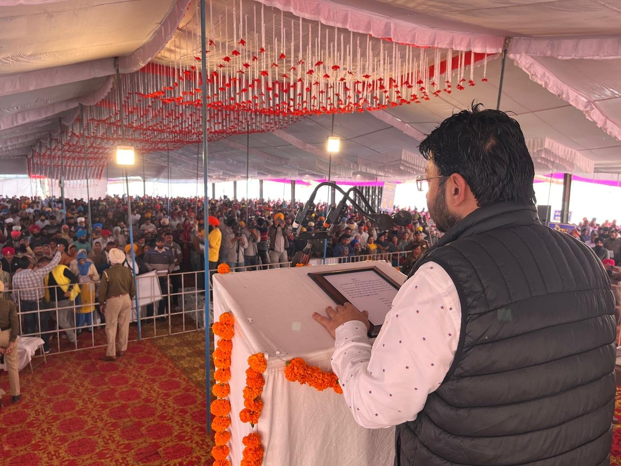 पंचायतों के माध्यम से गाँवों में सुधार की दिशा में सरकार का कदम, 3127 पंचों ने ली शपथ