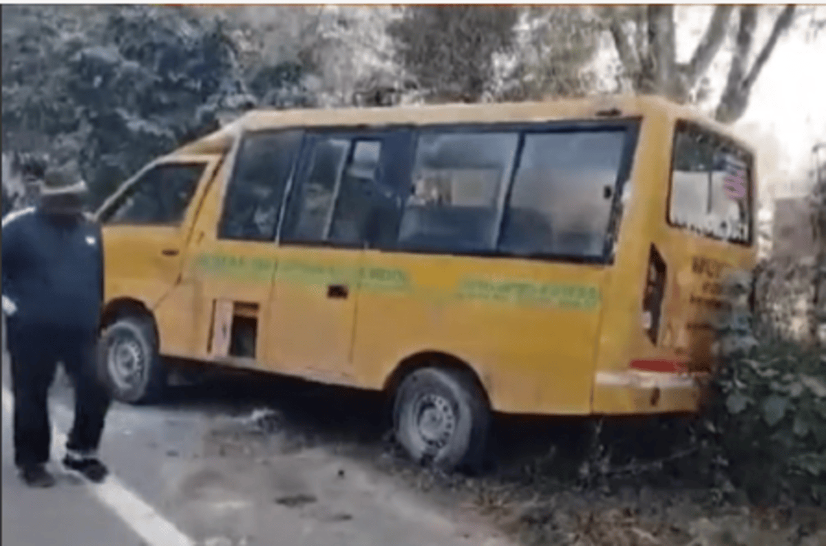 पंजाब: कोहरे ने बढ़ाई मुश्किलें, स्कूल वैन हादसे में 11 बच्चे घायल!