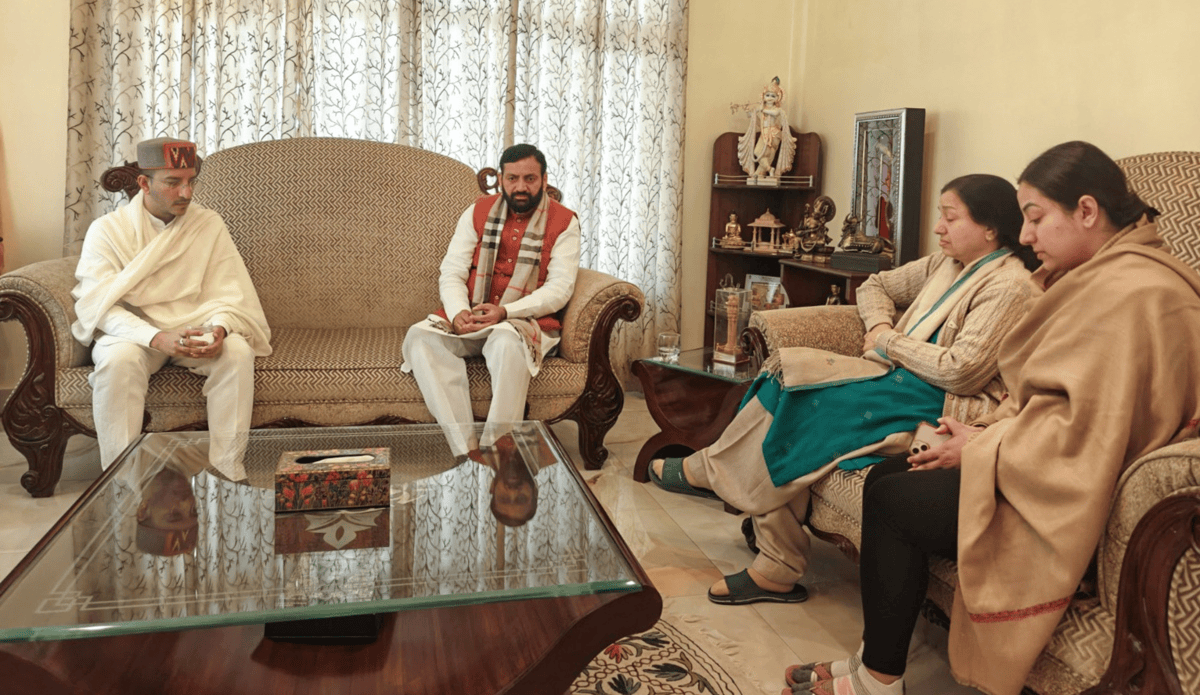 भाजपा के वरिष्ठ नेता किशन कपूर के निधन पर शोक, धर्मशाला में परिजनों से भेंट!