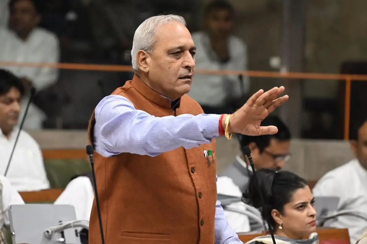 हरियाणा में सड़कों और जल व्यवस्था को लेकर सख्त हुए मंत्री रणबीर गंगवा, 15 जून तक सभी कार्य पूरे करने के निर्देश!