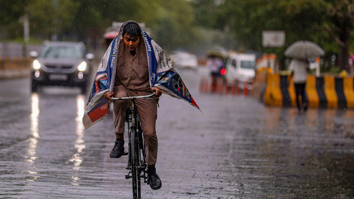 देशभर में मौसम का बड़ा उलटफेर: 16 से अधिक राज्यों में भारी बारिश और तूफान का अलर्ट!