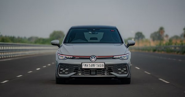 2025 Volkswagen Golf GTI भारत में लॉन्च: जानिए कीमत, फीचर्स और दमदार परफॉर्मेंस का पूरा विवरण!