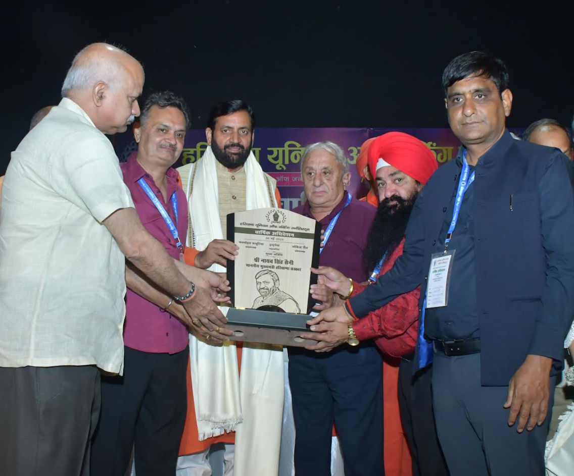हिंदी पत्रकारिता दिवस पर मुख्यमंत्री सैनी ने कलम के सिपाहियों को किया सलाम!