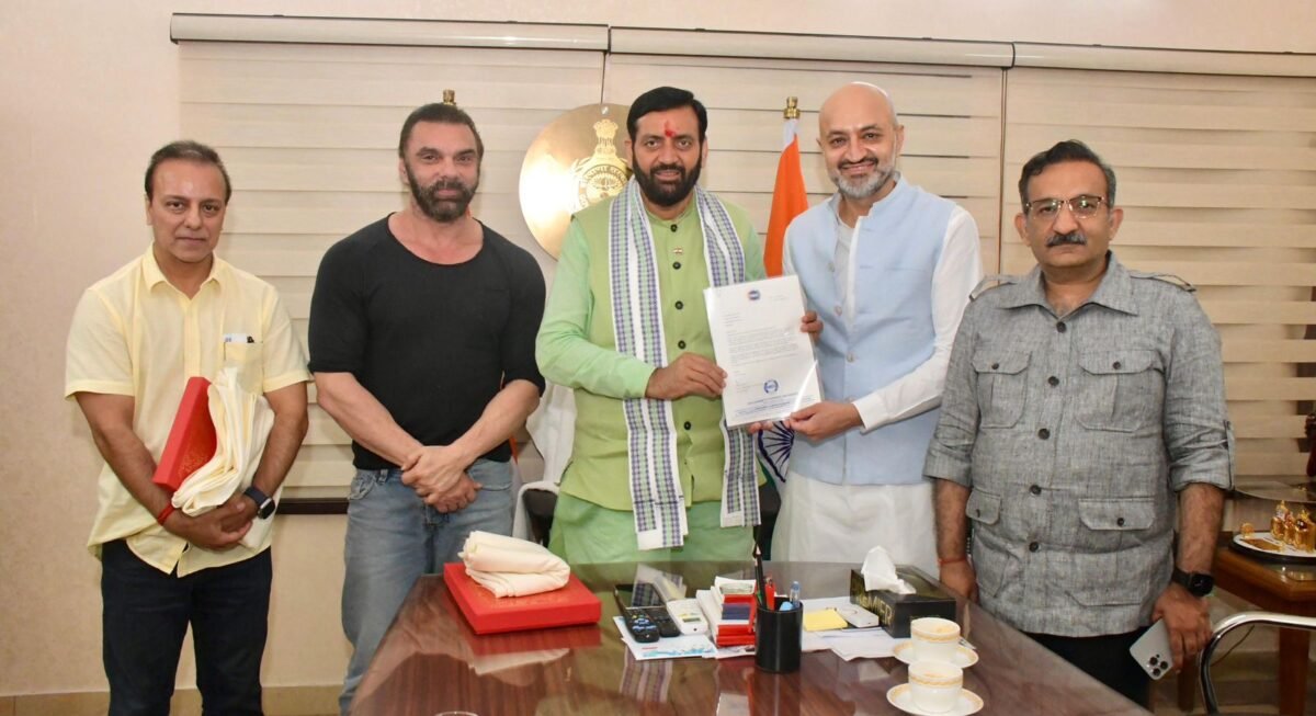 हरियाणा के मुख्यमंत्री नायब सैनी से करण गिल्होत्रा की अहम मुलाकात, “उद्योग के लिए अवसर” कार्यक्रम को लेकर सकारात्मक संवाद!
