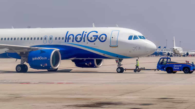 Delhi Airport पर इमरजेंसी लैंडिंग: IndiGo फ्लाइट 6E 2006 तकनीकी खामी के कारण वापस लौटी!