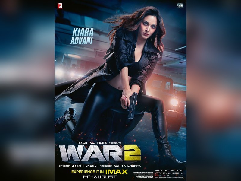 ‘WAR 2’ का दमदार पोस्टर रिलीज: बंदूक थामे फुल एक्शन मोड में दिखीं Kiara Advani, Hrithik Roshan और Junior NTR ने भी मचाया धमाल!