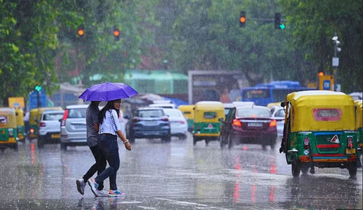 IMD Rain Alert: देश के 10 राज्यों में भारी बारिश और वज्रपात की चेतावनी, जानें कौन से जिले हैं सबसे ज्यादा खतरे में!
