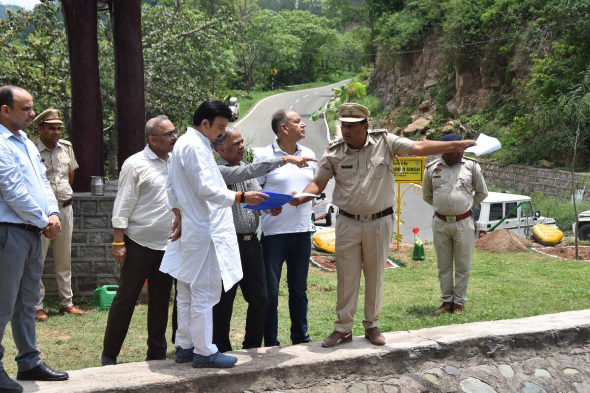 वन मंत्री राव नरबीर ने पंचकूला में किया वृक्षारोपण तैयारियों का निरीक्षण!