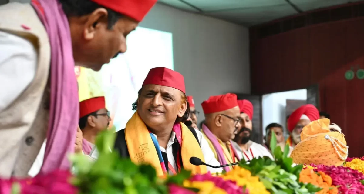 अखिलेश यादव का 52वां जन्मदिन: राजनीति के युवा चेहरे को बधाइयों का तांता, समर्थकों में जश्न का माहौल!