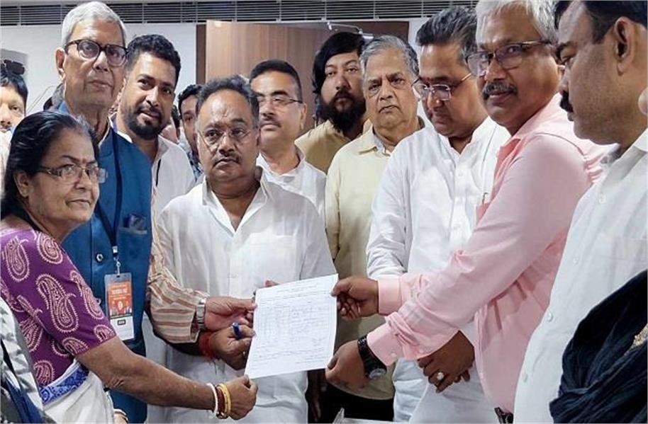 पश्चिम बंगाल भाजपा को मिला नया नेतृत्व: समिक भट्टाचार्य बने प्रदेश अध्यक्ष, रविशंकर प्रसाद ने किया औपचारिक ऐलान!