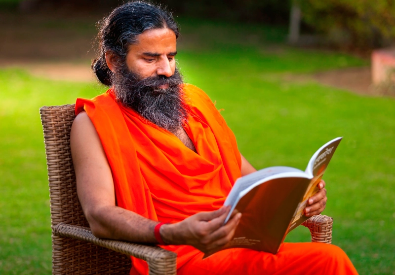 Dabur V/S Patanjali  विवाद: दिल्ली हाईकोर्ट ने भ्रामक विज्ञापनों पर लगाई रोक, रामदेव के दावों पर सवाल?