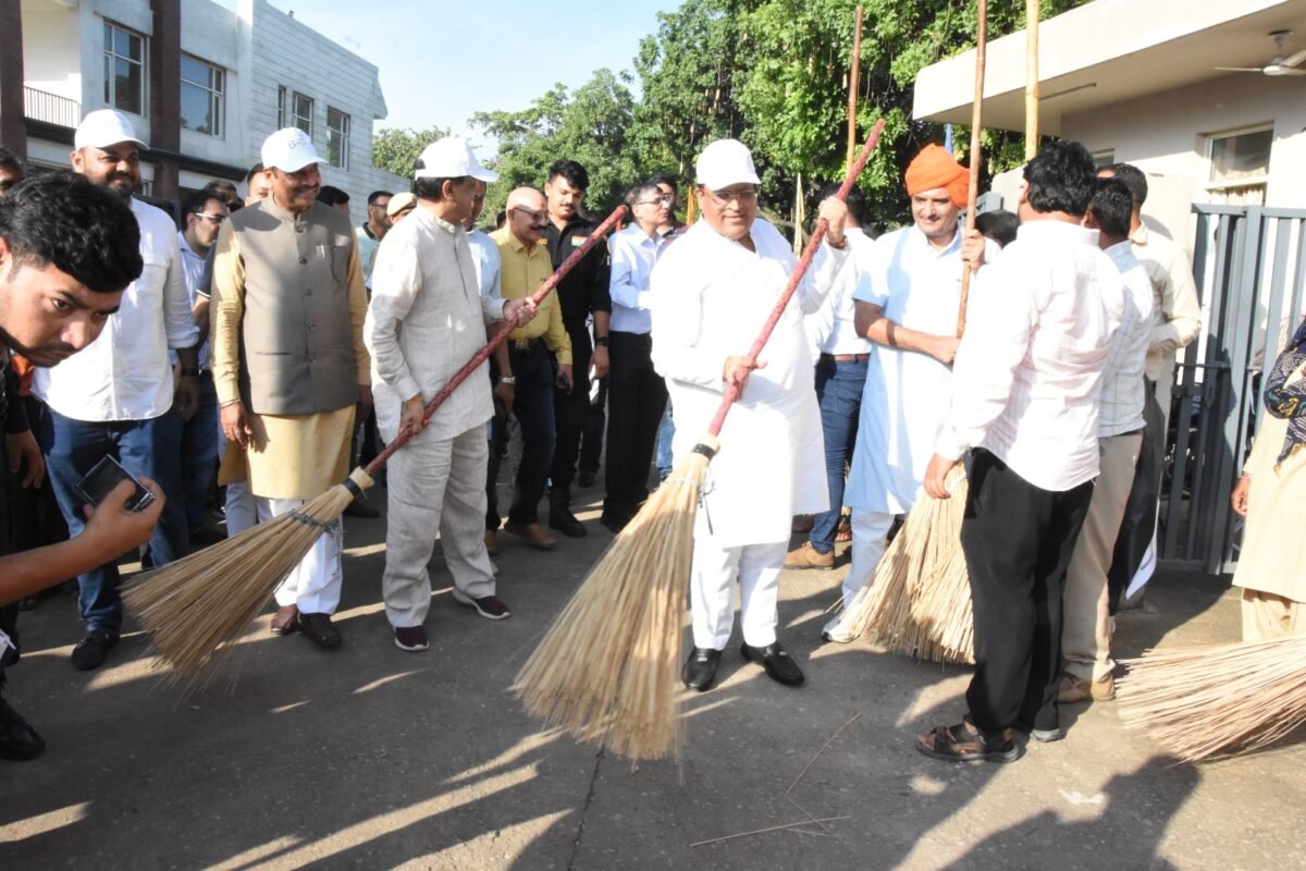 “सफाई अपनाओ, बीमारी भगाओ” अभियान की राज्य स्तरीय शुरुआत पंचकूला से – विपुल गोयल!