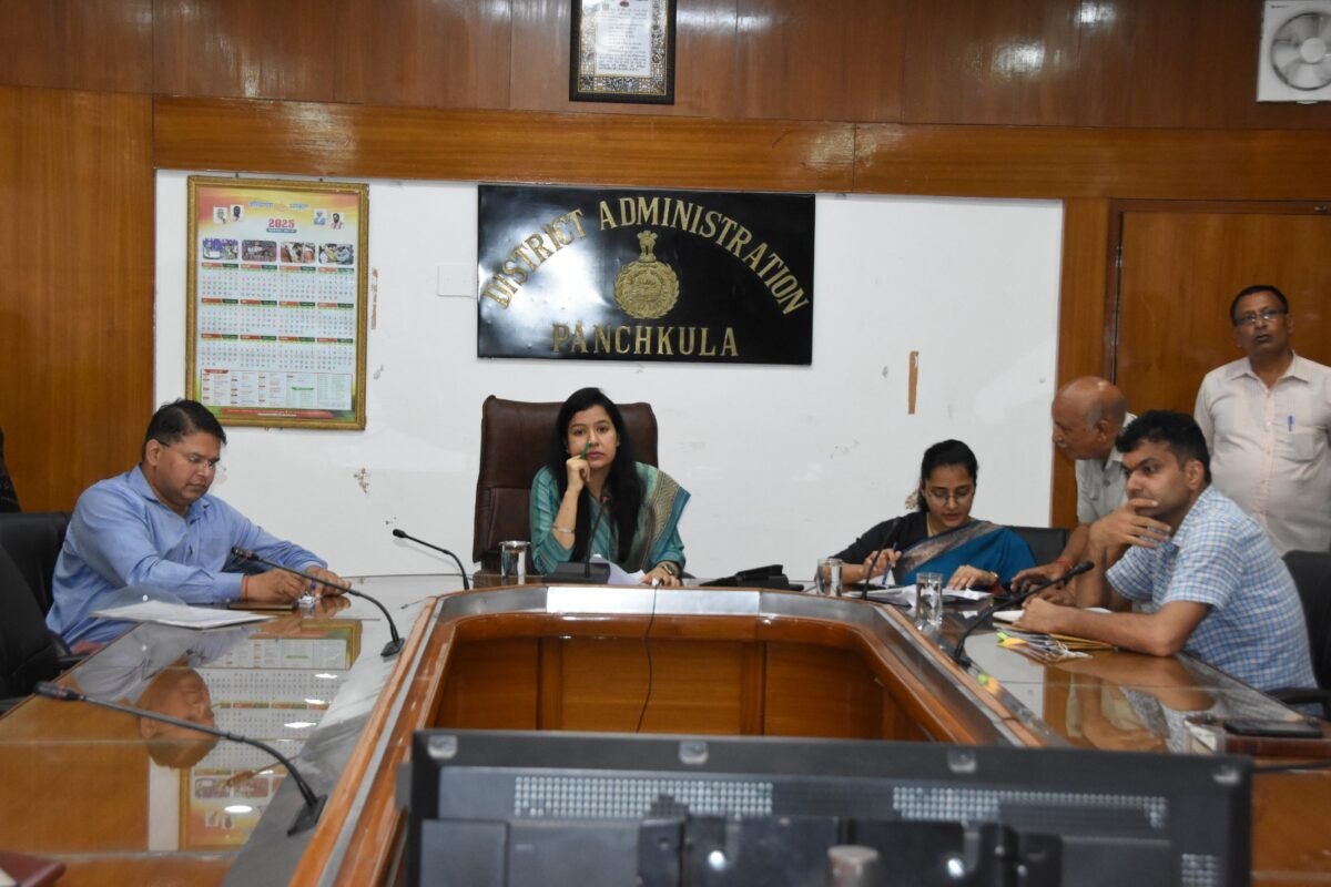 समाधान शिविर में उपायुक्त ने सुनीं जनता की समस्याएं, अधिकारियों को प्राथमिकता के आधार पर समाधान के निर्देश!