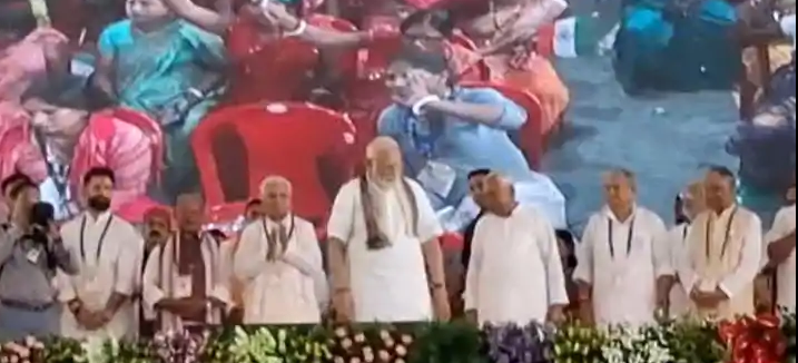 PM मोदी पहुंचे गयाजी..13000 करोड़ की दी सौगातें