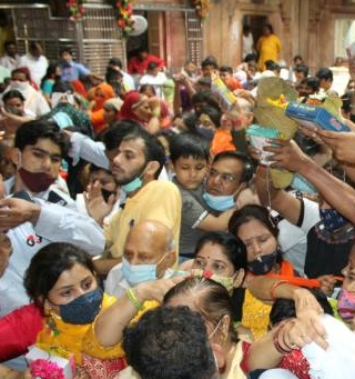 नववर्ष पर बांके बिहारी मंदिर में उमड़ेगी भीड़, मंदिर ने जारी की एडवाइजरी