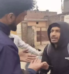 हरियाणा में धर्म के नाम पर कश्मीरी युवको से अभद्रता
