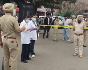 चंडीगढ़ के सेक्टर 9 में प्रॉपर्टी डीलर पर 12 राउंड फाय/रिंग.. मौके पर मौ/त