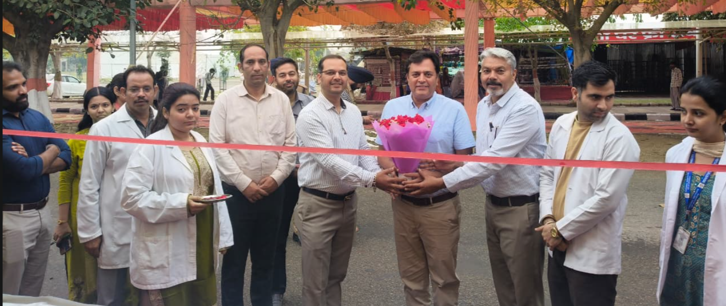 माता मनसा देवी परिसर में राष्ट्रीय आयुर्वेद संस्थान का स्वास्थ्य जांच शिविर शुरू