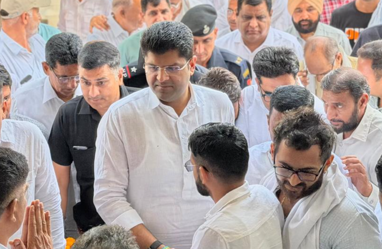 छात्र हितों में व्यवस्था परिवर्तन के लिए लड़ रहे है लड़ाई – दुष्यंत चौटाला