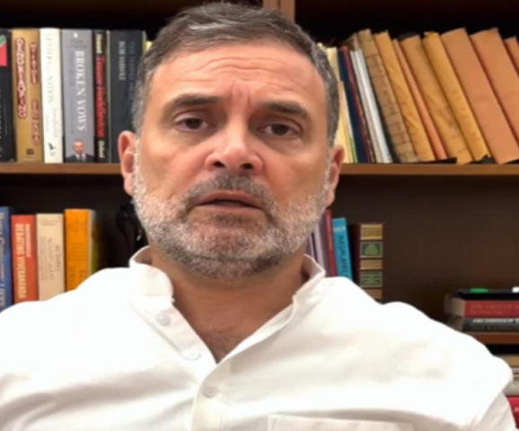 “NEET पेपर लीक” में राहुल गांधी ने सरकार पर बोला ह/मला
