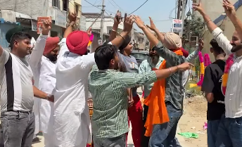 पंजाब में चला AAP का जादू..800 सीटें पार..AAP कार्यालय में जश्न