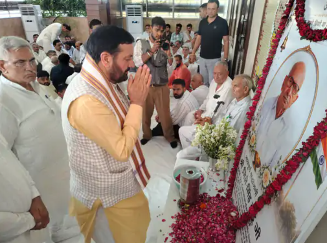 नायब सैनी ने बलराज कुंडू के पिता व डॉ. आदित्य बत्रा को दी अंतिम श्रद्धांजलि
